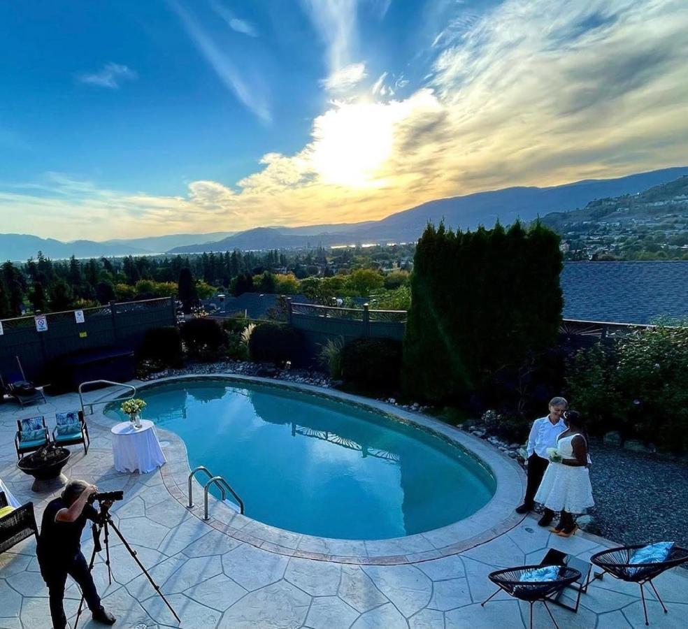 A Vista Villa Couples Retreat Kelowna Exterior foto