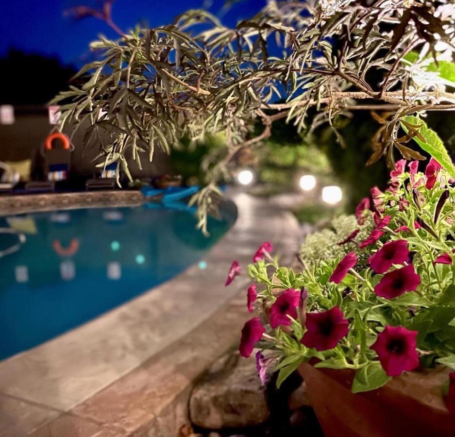 A Vista Villa Couples Retreat Kelowna Exterior foto