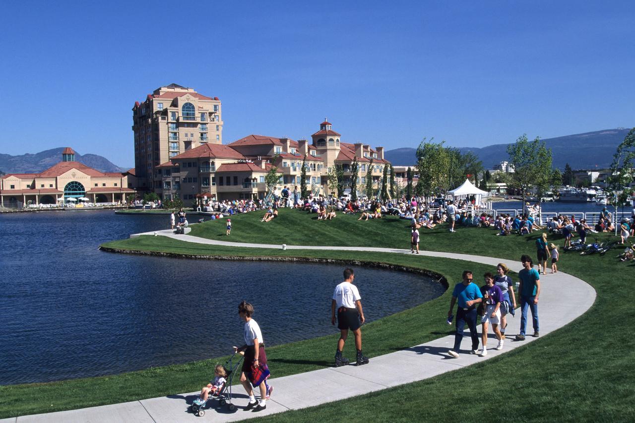 A Vista Villa Couples Retreat Kelowna Exterior foto